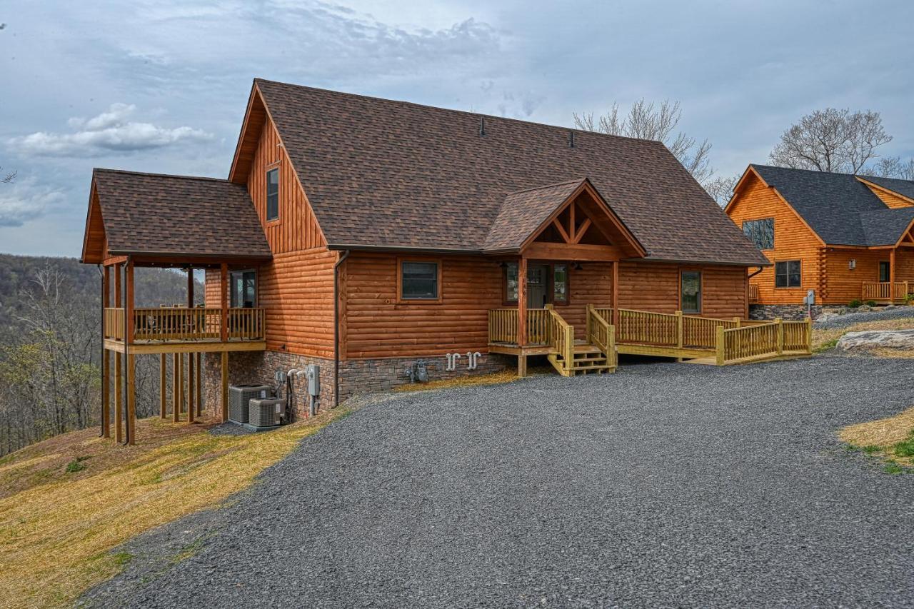 Curb-Free Chalet McHenry Exterior photo